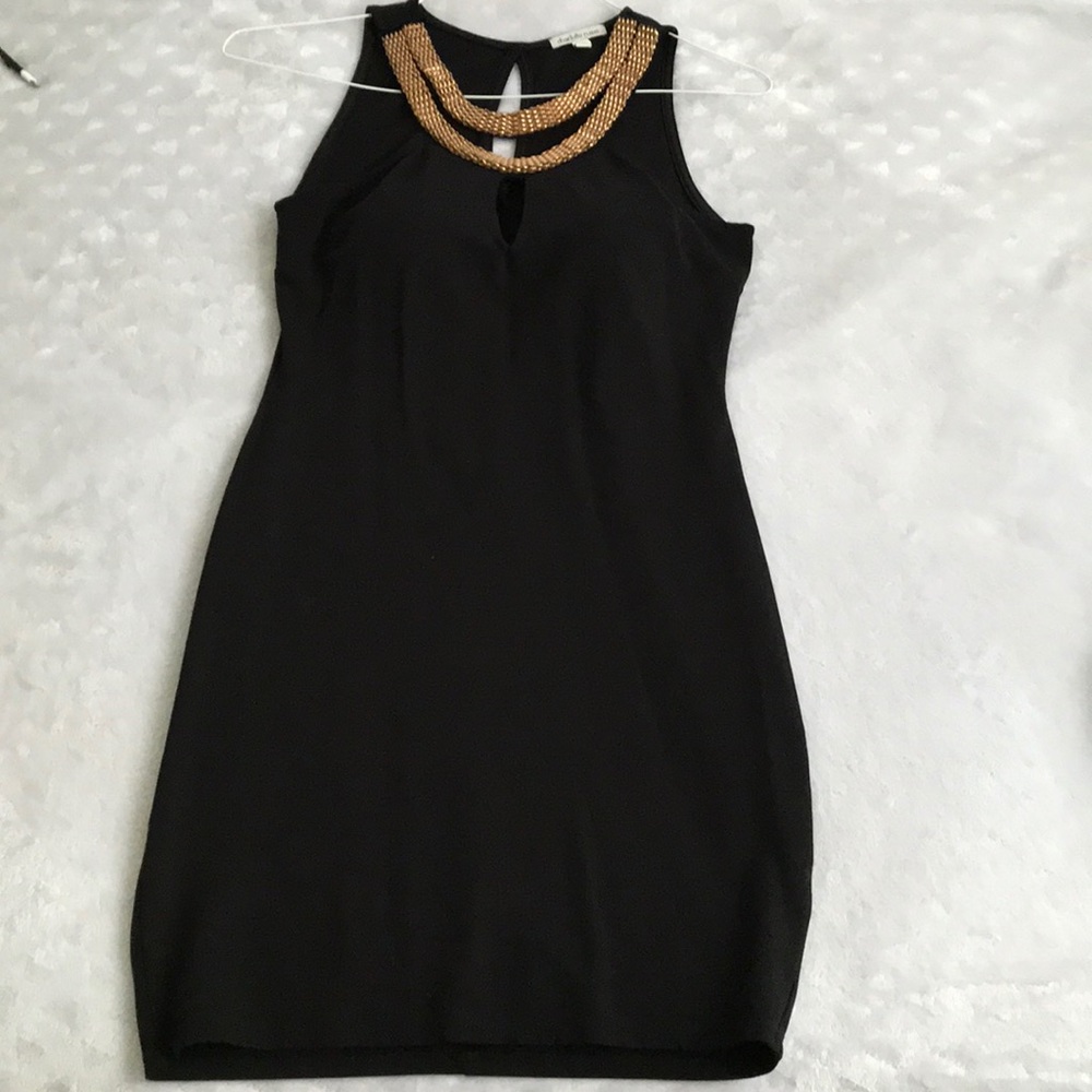 Black short/tight dress 🍷